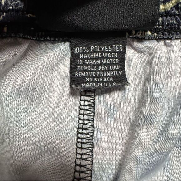 Kinetic Paisley Print Shorts Size Medium - Picture 6 of 7